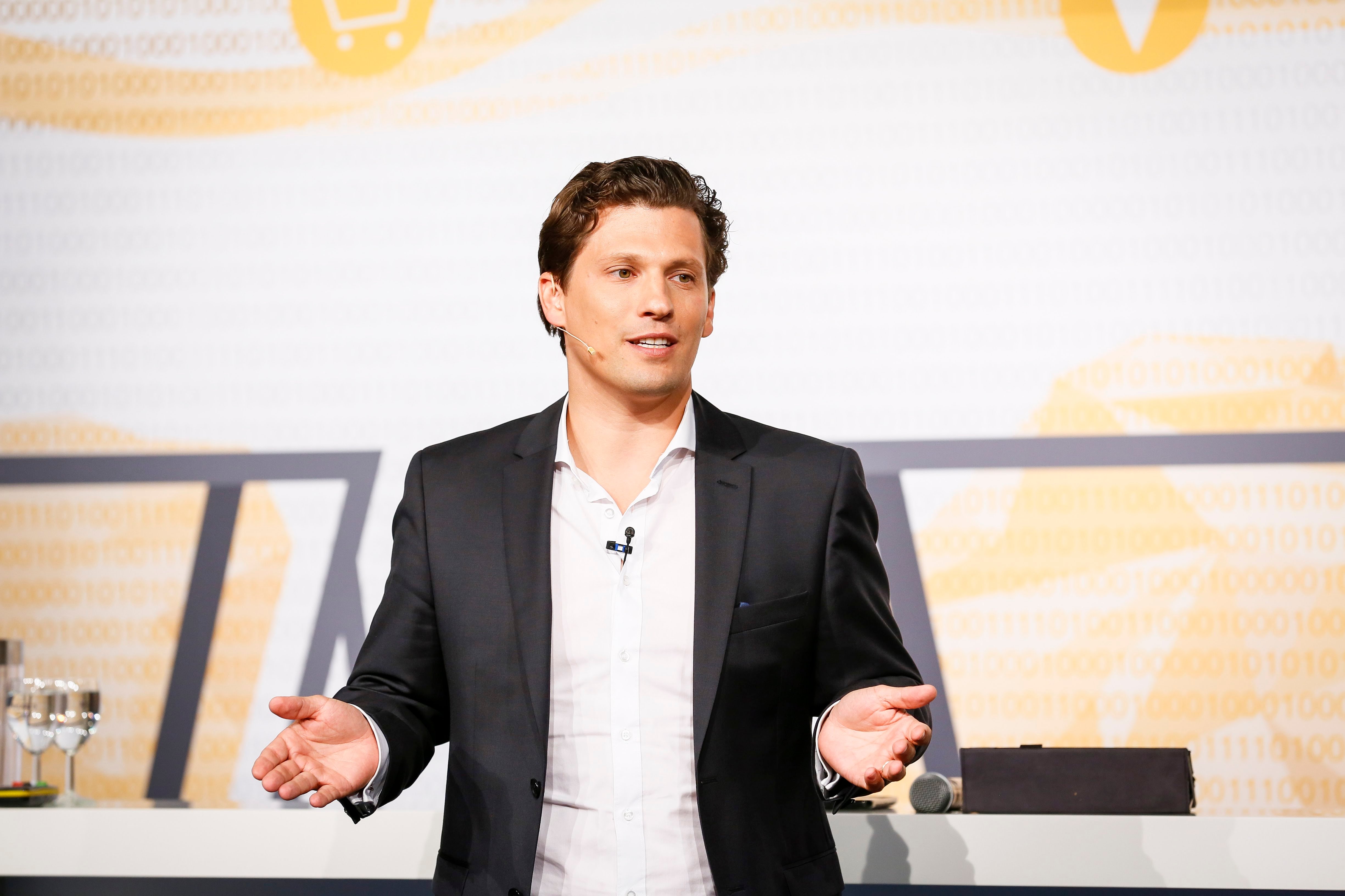 AI expert at the lectern