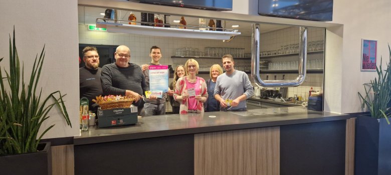 Het Konzert- und Bühnenhaus neemt deel aan de campagne LUISA-IST-HIER, een ondersteuningsprogramma voor vrouwen en meisjes die zich lastiggevallen of bedreigd voelen in de horeca of op evenementen.  