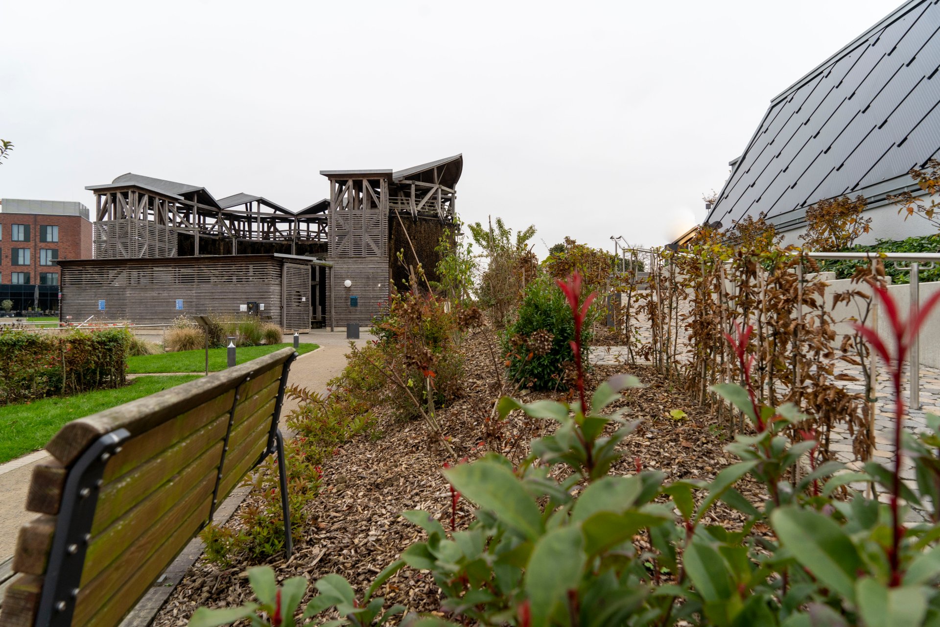 Blick auf den Solegarten und das Inhalatorium