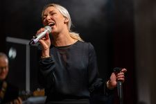 Sängerin Kerstin Sowislo bei den Aufnahmen für den Marketing-Preis-Kevelaer 2020